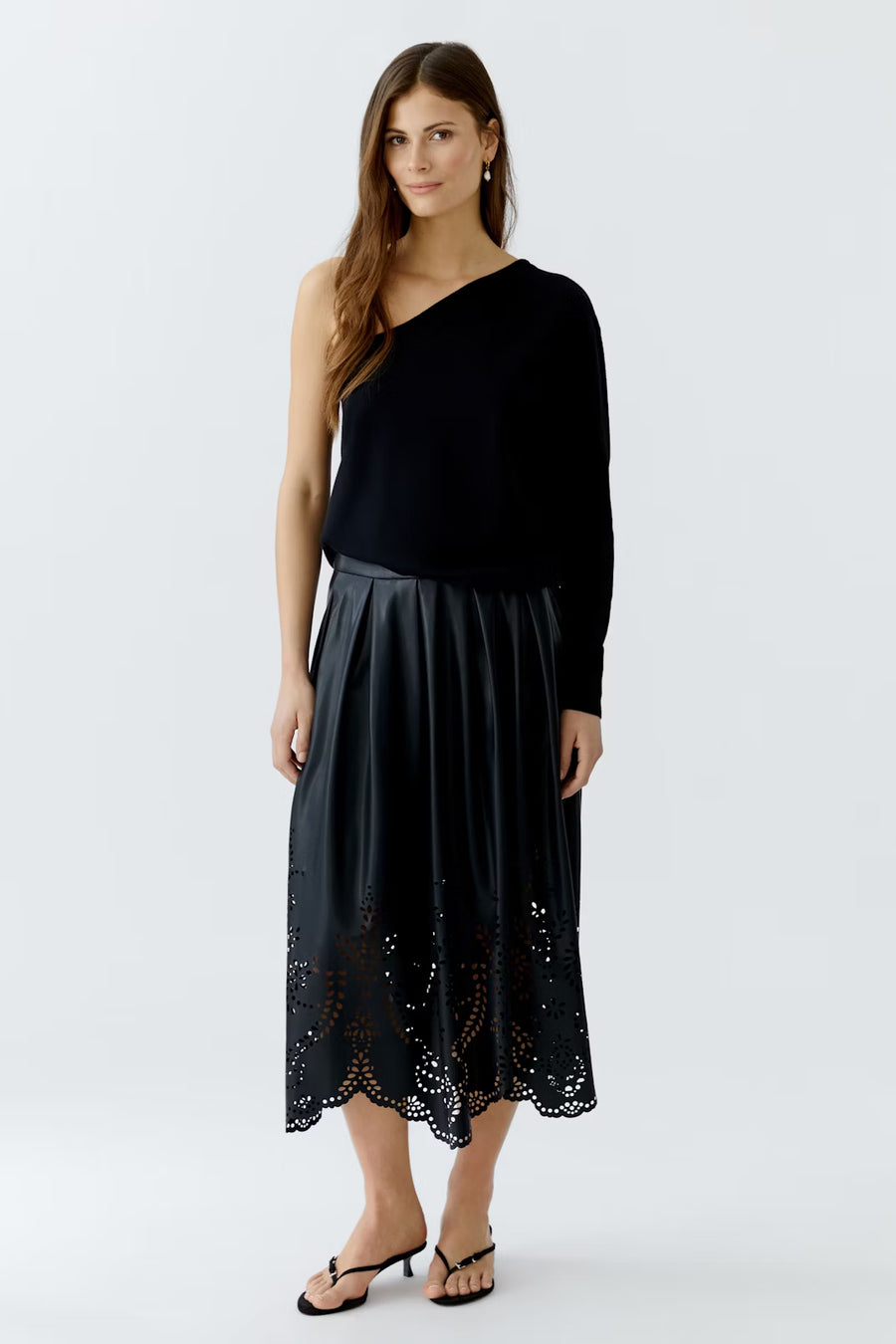 ASYMMETRIC ONE SHOULDER PULLOVER