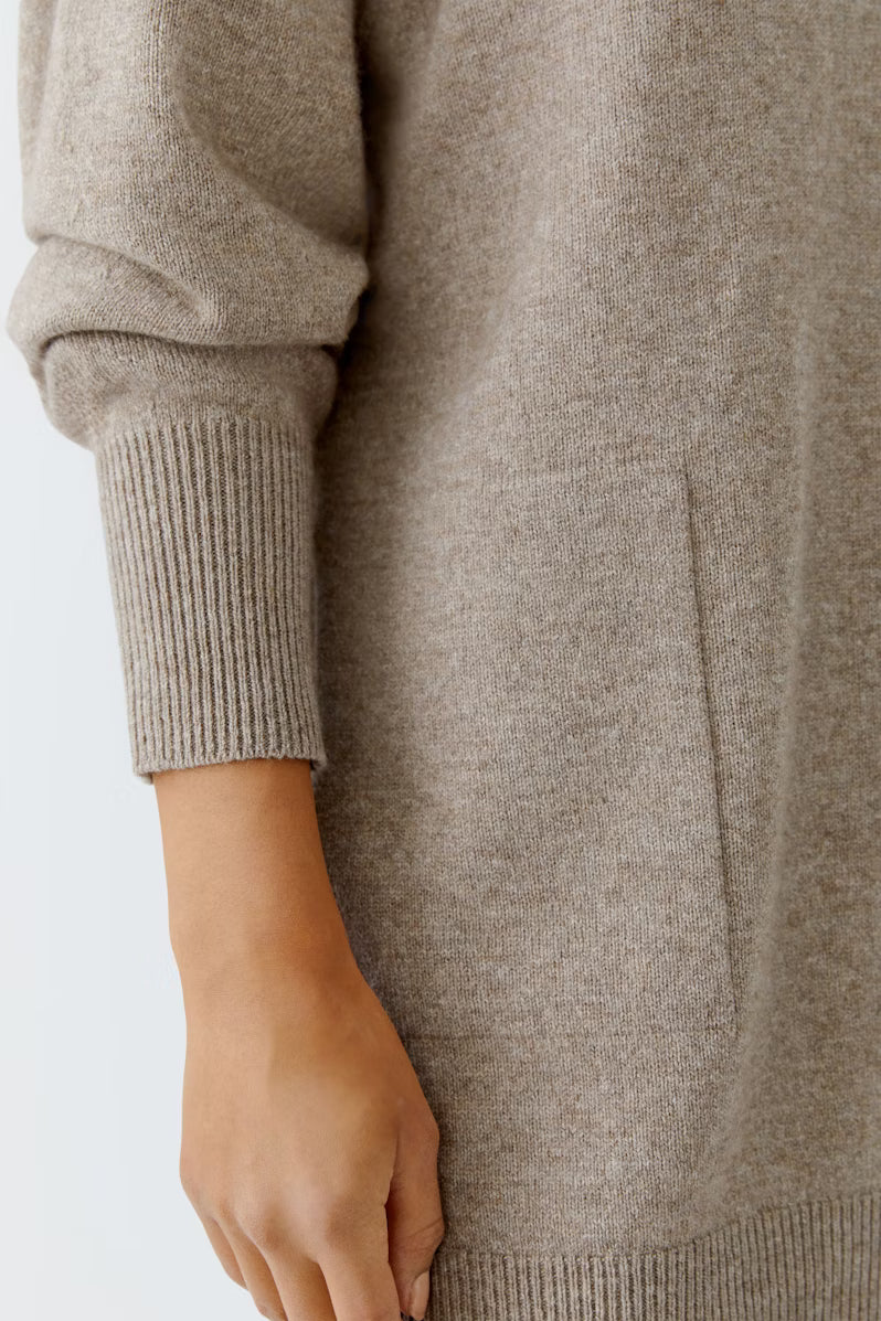 SMOKEY TAUPE PULLOVER