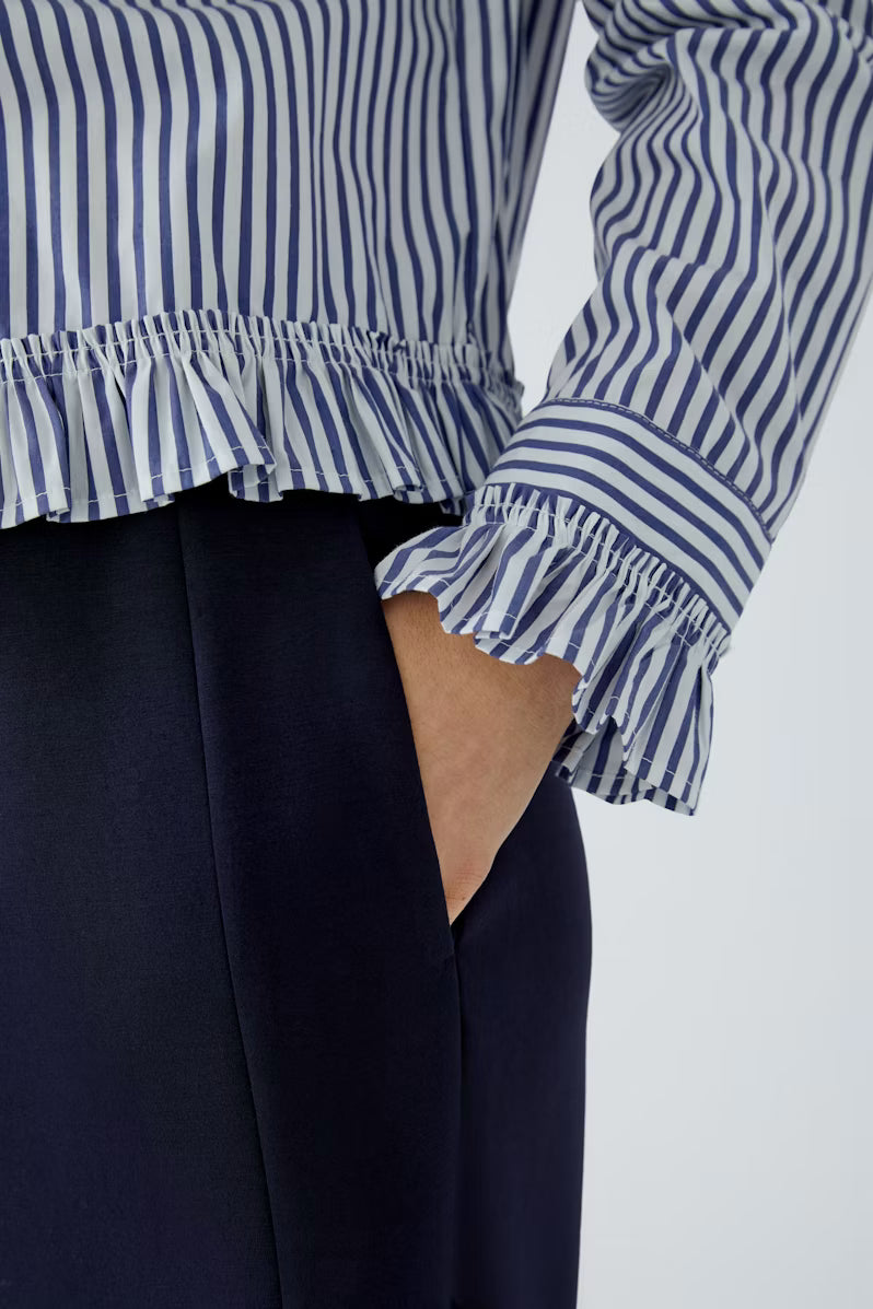RUFFLE BLOUSE
