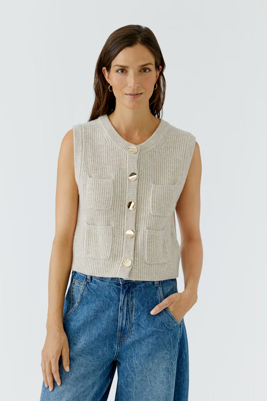 KNITTED VEST