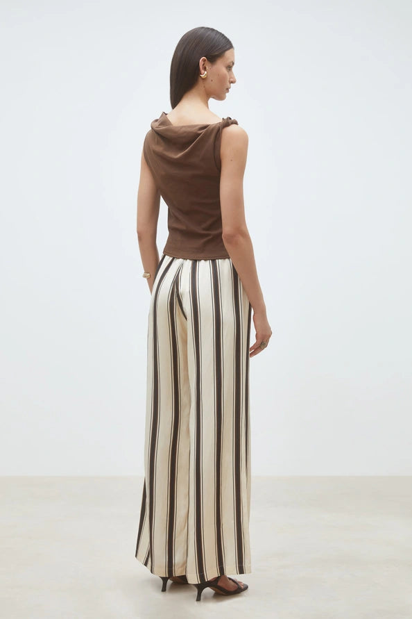 CHOCO SLEEVLESS KNOTTED TOP