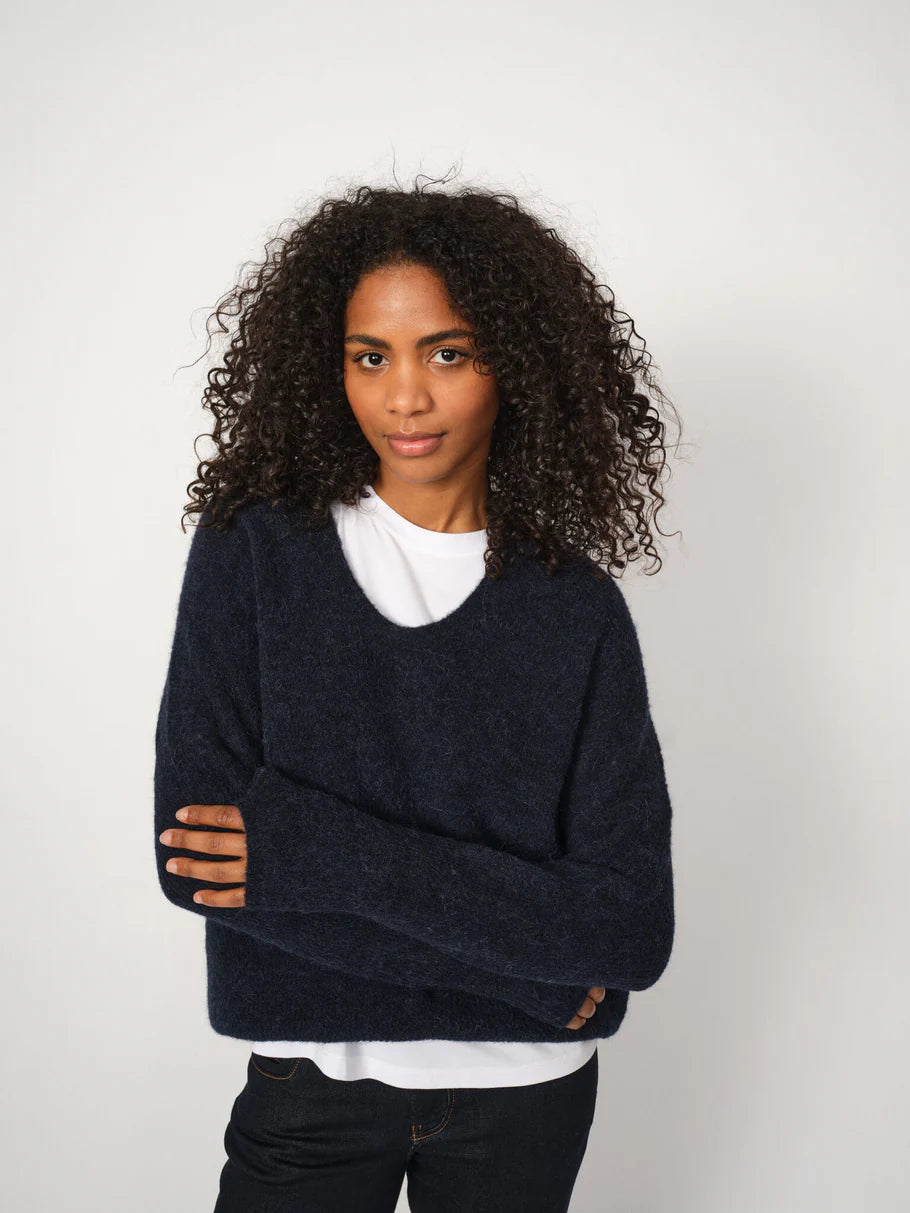 THORA V NECK KNIT