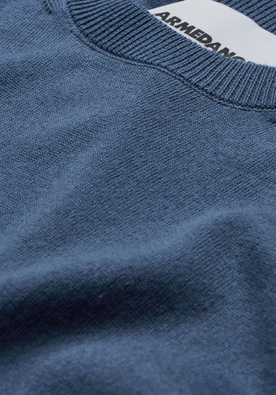 FINE KNIT SWEATER