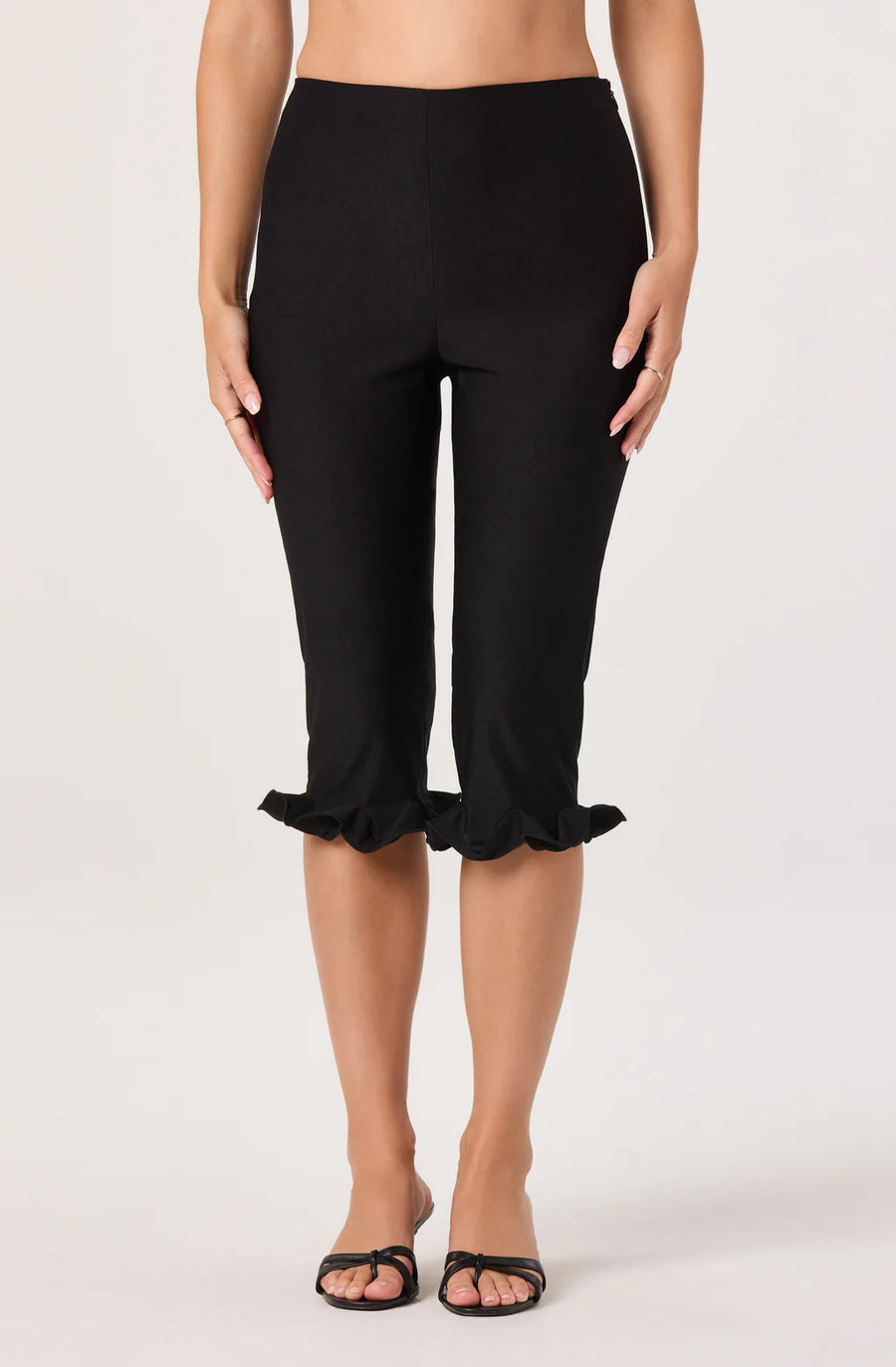 BLACK CROPPED CAPRI