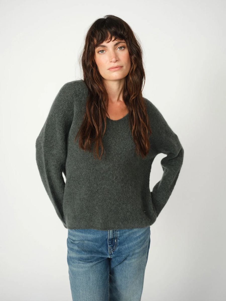 THORA V NECK KNIT