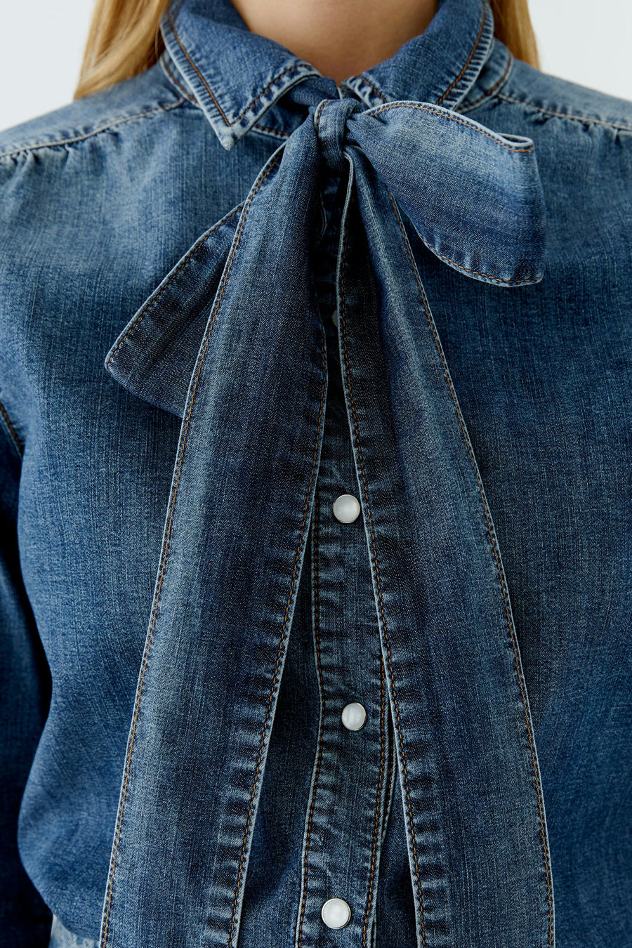 DENIM SHIRT WITH REMOVABLE BOW