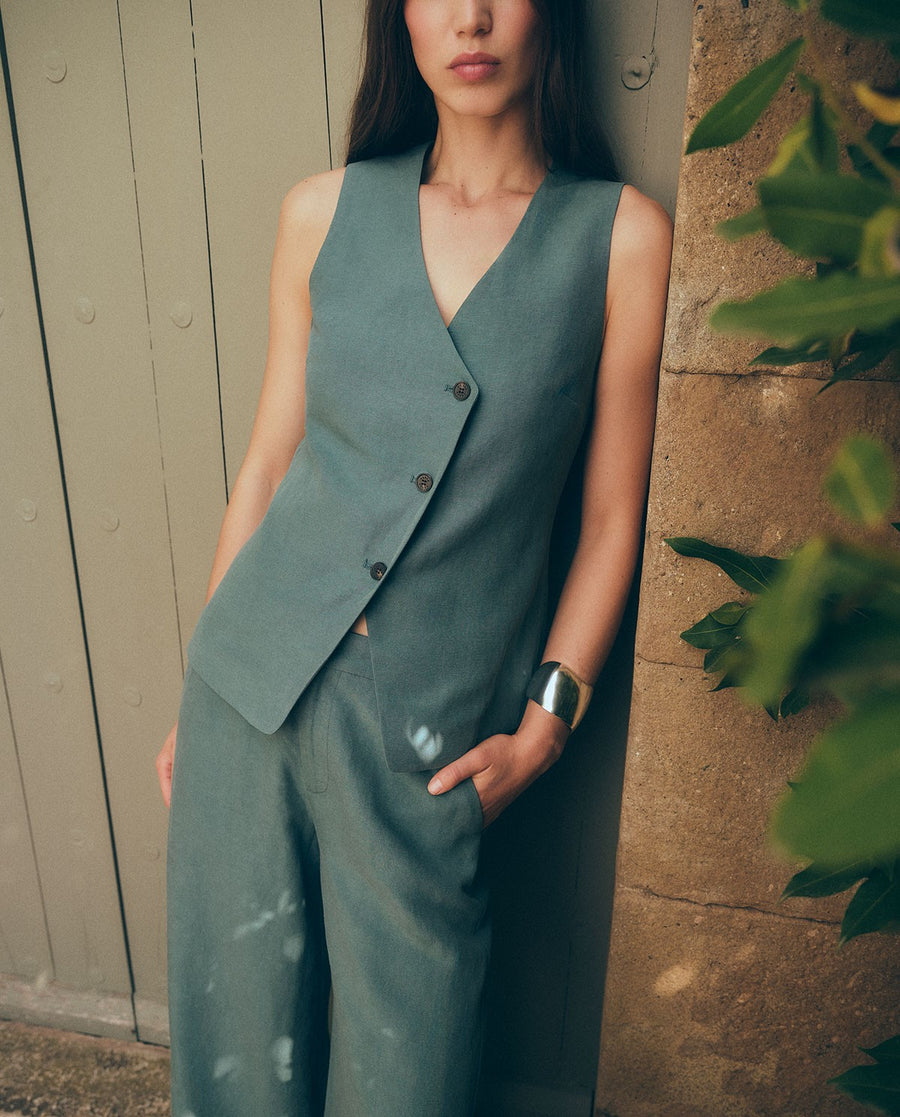 ASYMMETRIC ZIP BLOUSE