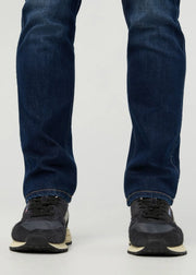 PERFORMANCE DENIM SLIM STRAIGHT