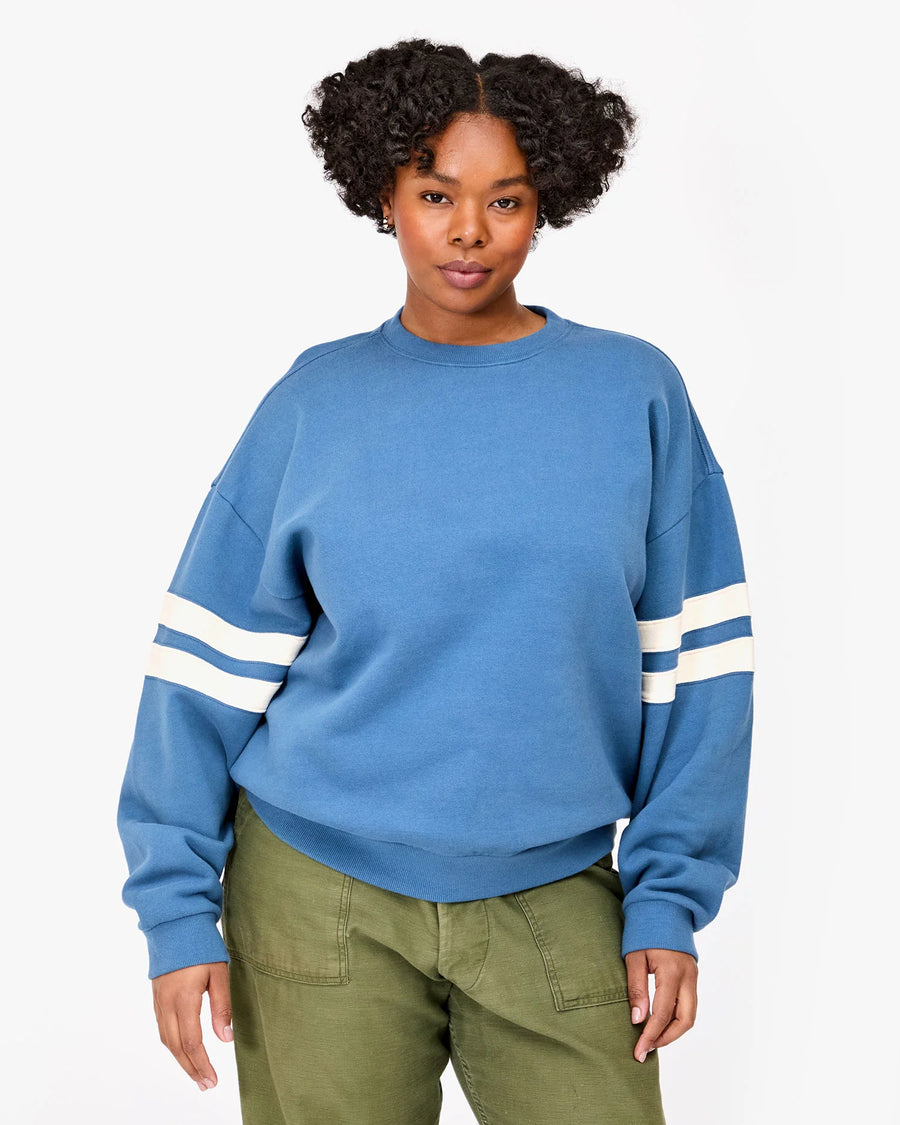 WOMEN'S OVERSIZED VARSITY SWEATSHIRT