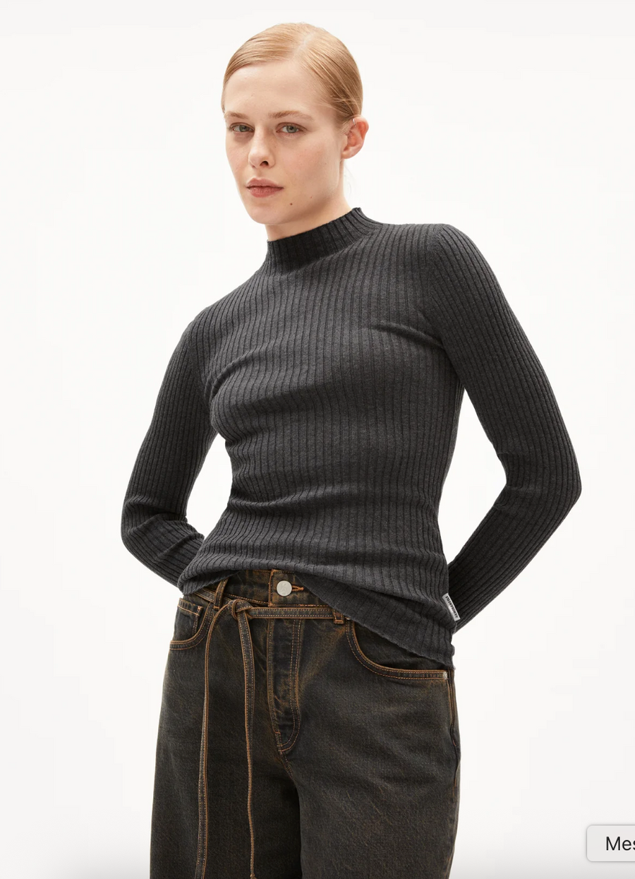 ALAANIA KNIT SWEATER
