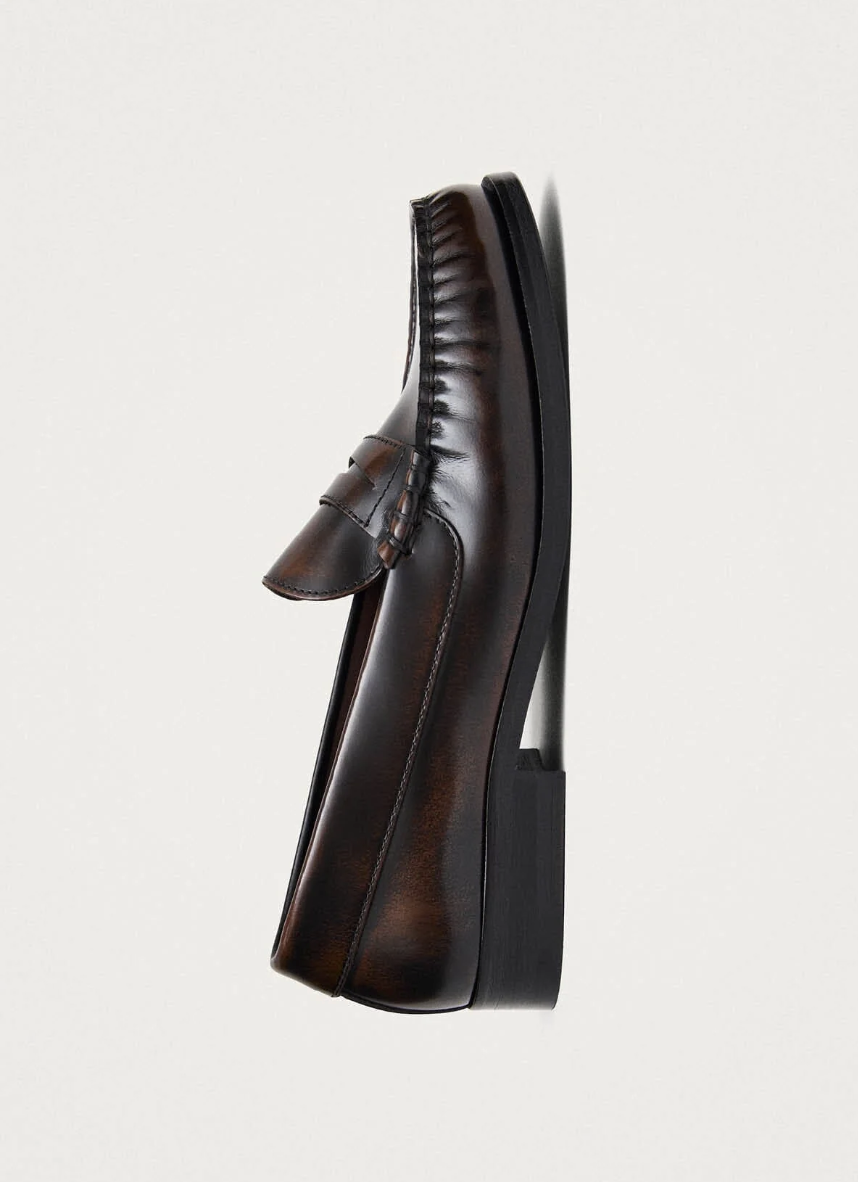 RIVET VINTAGE EFFECT LOAFERS