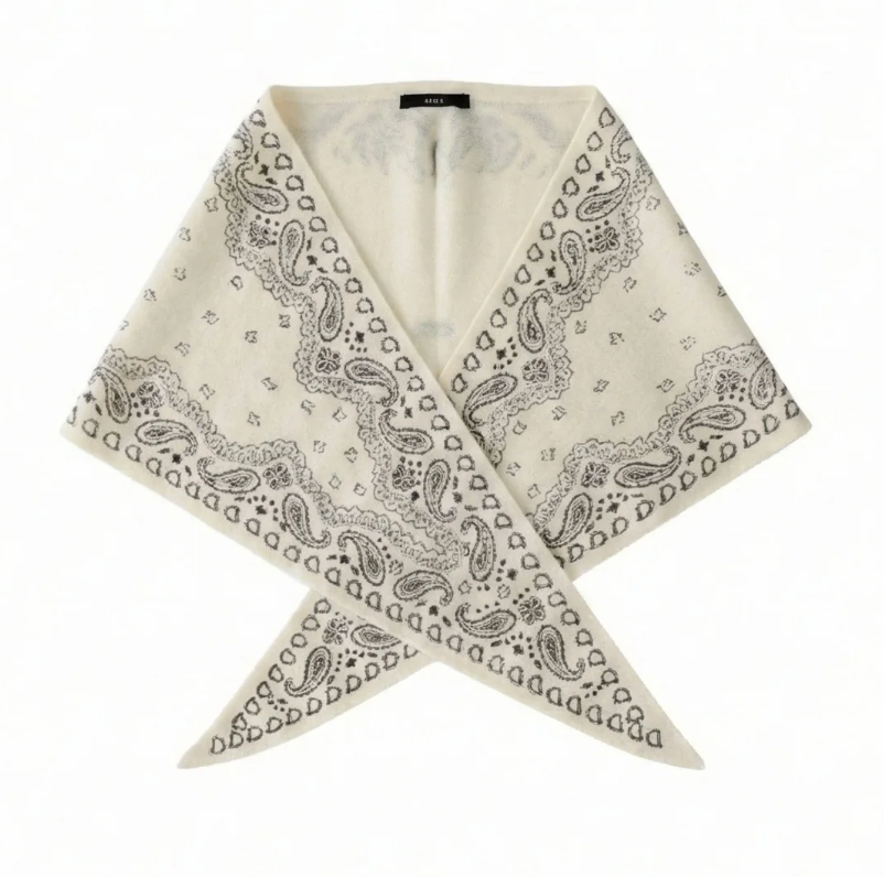 TRIANGLE SCARF
