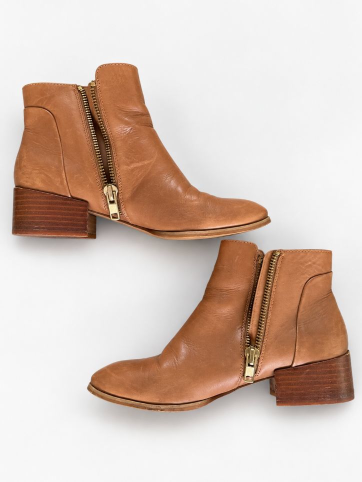 Steve Madden Boots