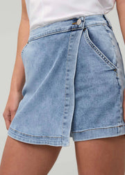 PERFORMANCE DENIM LITE WRAP SKORT