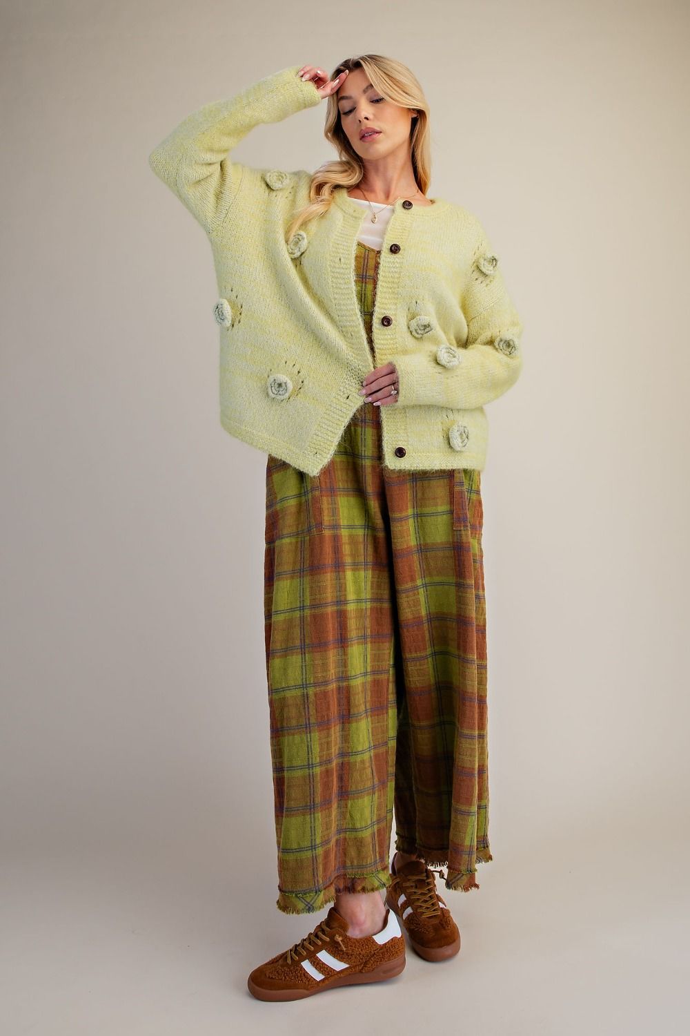 FLORAL CORSAGE DETAILING SWEATER CARDIGAN