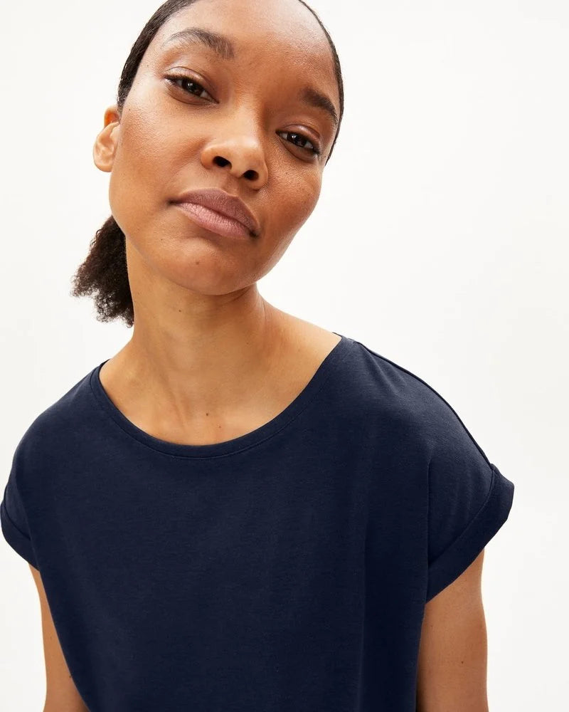 WOMEN'S JILAANA T-SHIRT